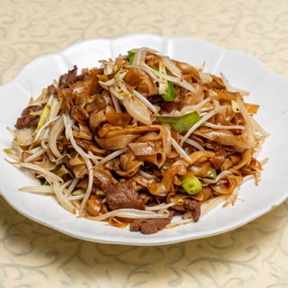 味菜牛肉炒河 [Beef Chow Fun & Preserved Green]